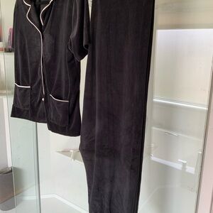 Velour Lounge Suit in Soft Black